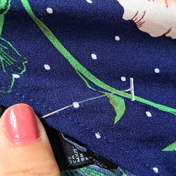 Forever 21 Blue Wrap Tie Floral  Romper. Size Small NWOT - Picture 9 of 9